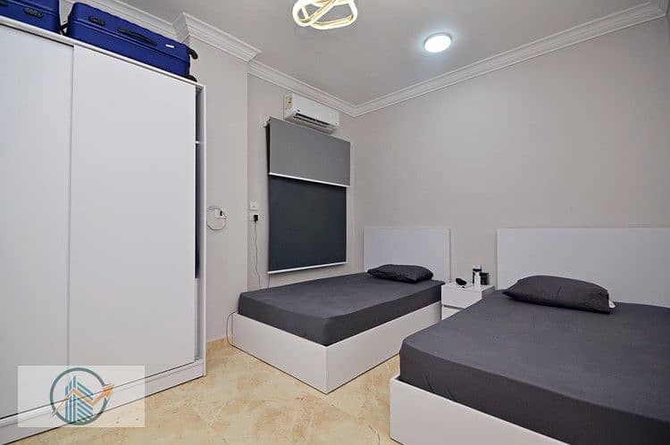 7 DSC_0583_b9426_lg. jpg