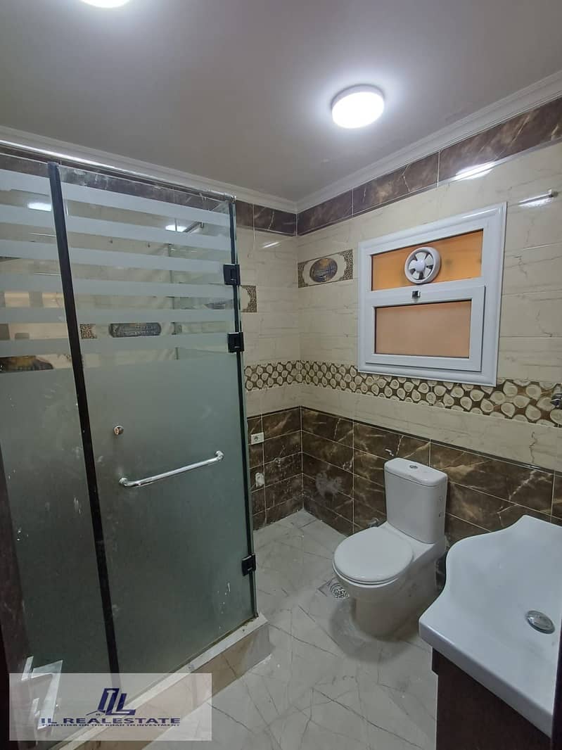 5 b9d4d5f9-281a-4068-8d70-f8eaaaca89a6. jpg