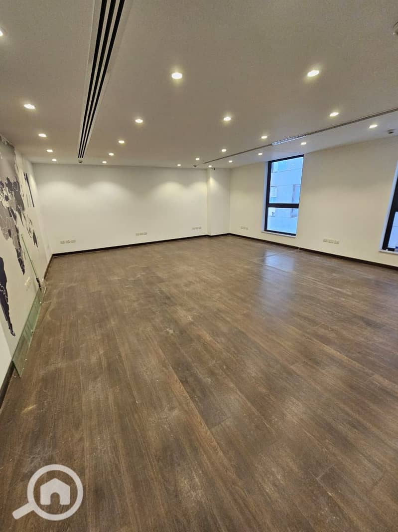 5 WhatsApp Image 2025-10-27 at 12.03. 14 PM. jpeg