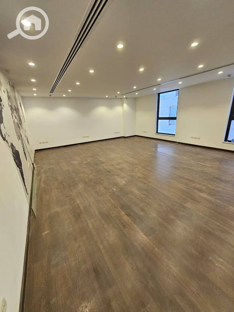 9 WhatsApp Image 2025-10-27 at 12.03. 11 PM (1). jpeg