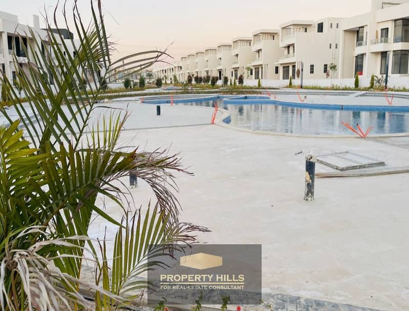 12 25558b46-016c-46f3-8b8a-4f585cf2dfd8. jpg