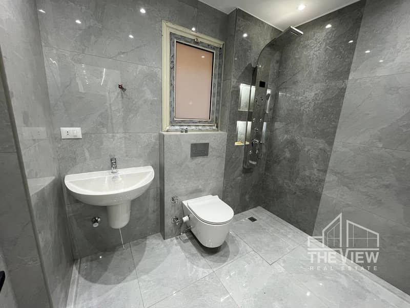 6 WhatsApp Image 2025-10-06 at 14.19. 50_3c8b8cc3. jpg