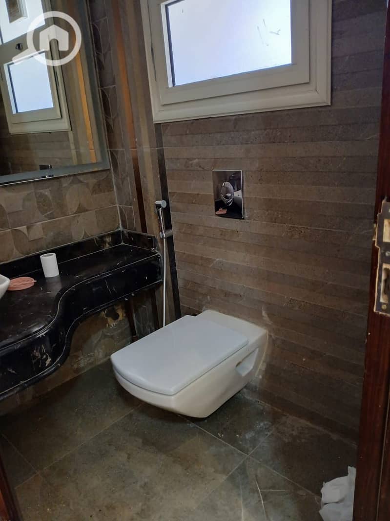 22 a55a6879-5f16-402f-b1e4-3fd371f035d7. jpeg