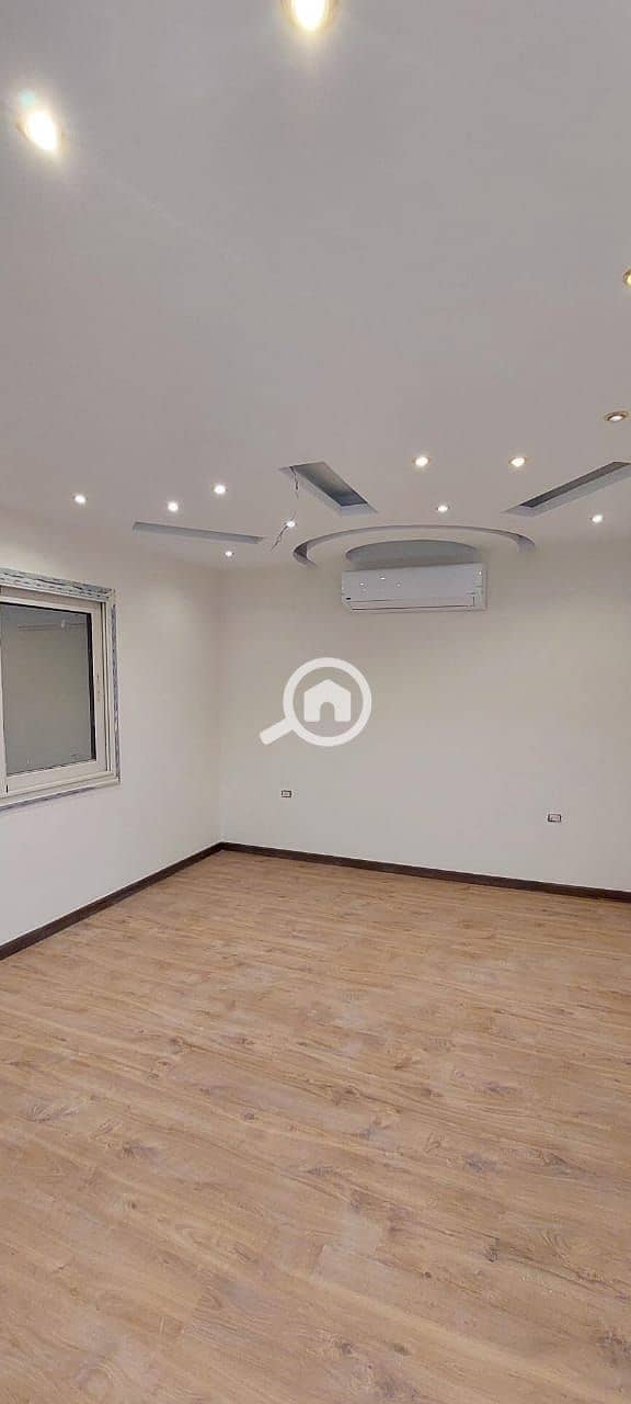 28 eec99830-c0e8-4324-8279-8f086ce82892. jpg