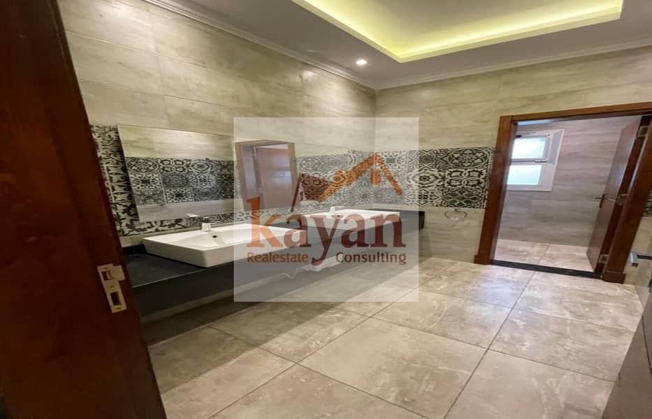 11 ec9a620f-54da-49c7-9f73-d16b5dc6d11a. jpg