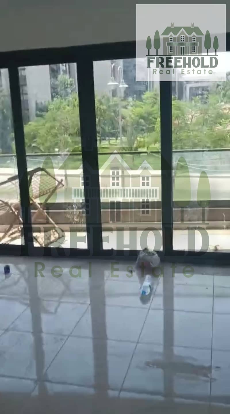 2 Picsart_25-10-27_11-44-01-483. jpg