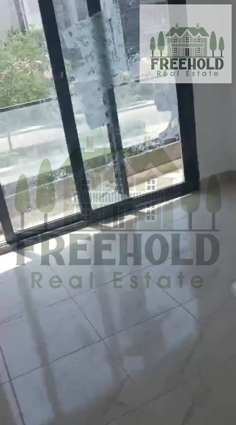 5 Picsart_25-10-27_12-09-50-700. jpg