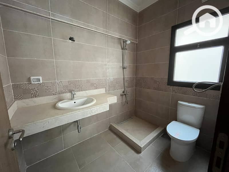 2 WhatsApp Image 2025-10-27 at 1.25. 52 PM. jpeg