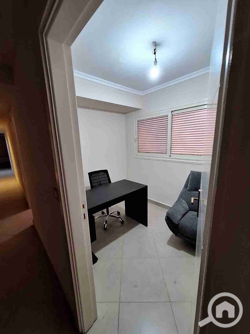 1000268825. jpg 1000268825. jpg