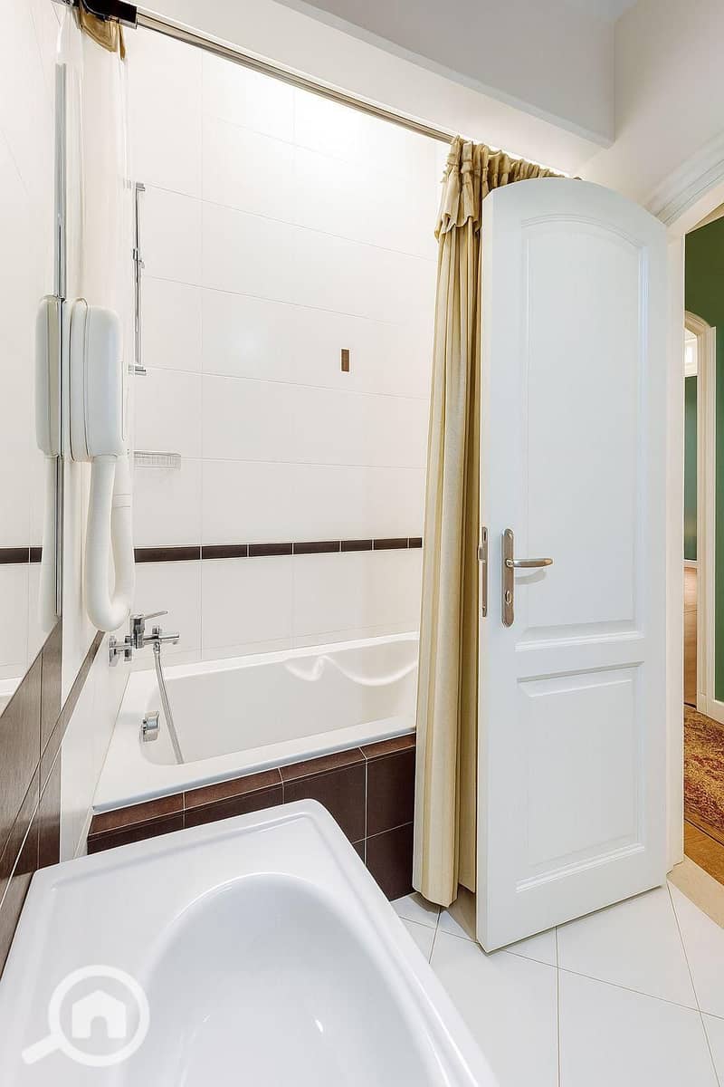 8 WhatsApp Image 2025-10-27 at 13.42. 36_b6aec181. jpg