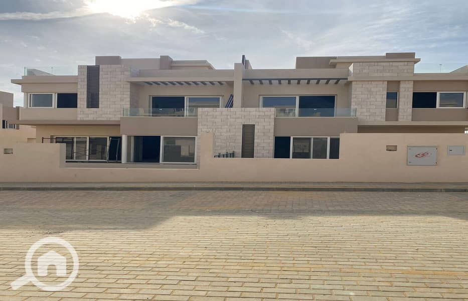 8 48111a03-cf4b-446e-9904-a76e3b11a40f. jpg