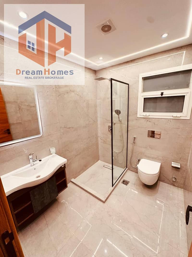 10 58b471fa-091a-469c-a016-64986a565ec8. jpg