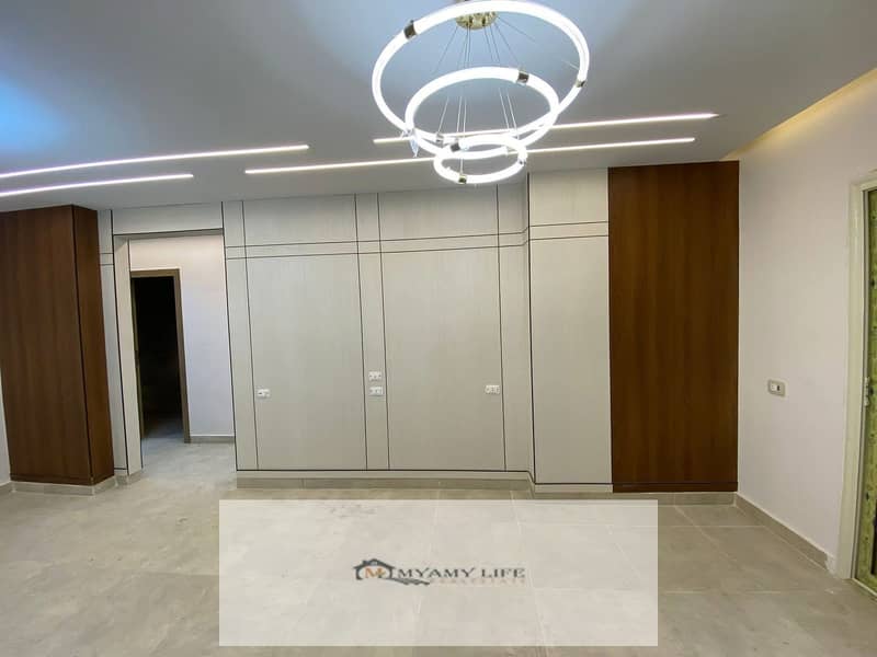 8 WhatsApp Image 2025-10-13 at 15.00. 39_99900747. jpg