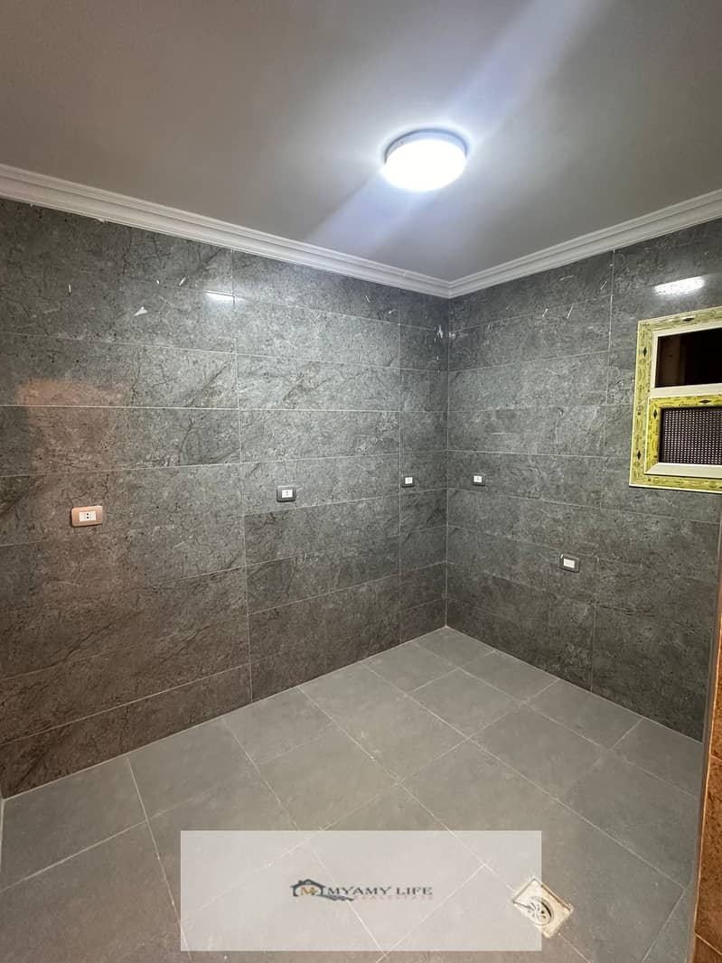 13 WhatsApp Image 2025-10-13 at 15.00. 40_a2e7febf. jpg