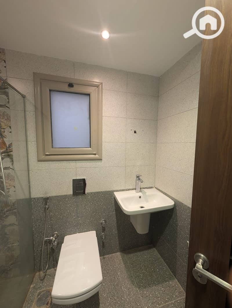 3 a4fde299-d3e6-4a24-b27e-a8dd6f53a56b. jpeg