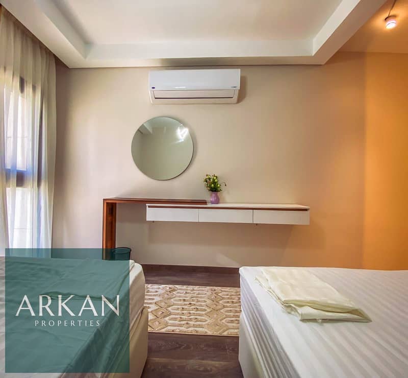 12 b9aefbbd-f4dd-4981-ba04-cd1b6d95ba38. jpg