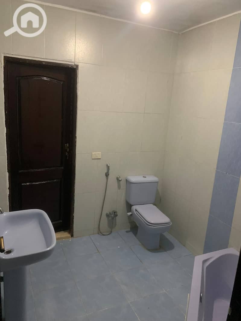 8 ae5a4796-037f-49aa-b7df-65d5c46ef1a4. jpg