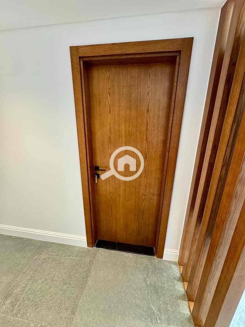 8 6fa24418-ef14-41ca-9e37-5a91c18f1887. jpg