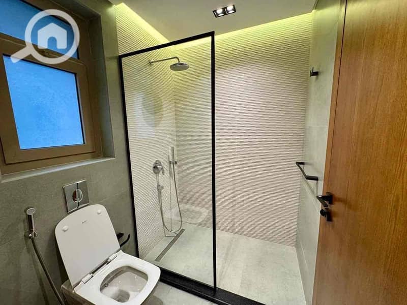 10 04a81331-af76-44b4-9a28-61796956ac5c. jpg