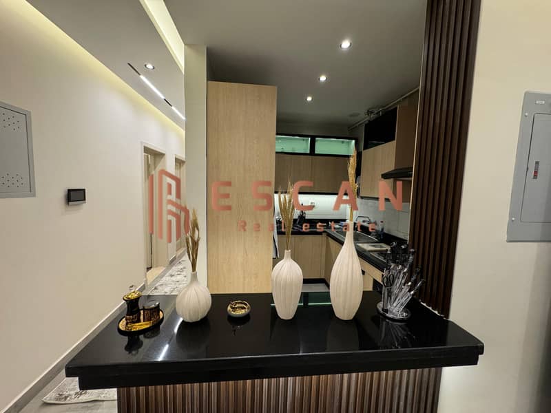 18 U893369 (23). jpeg