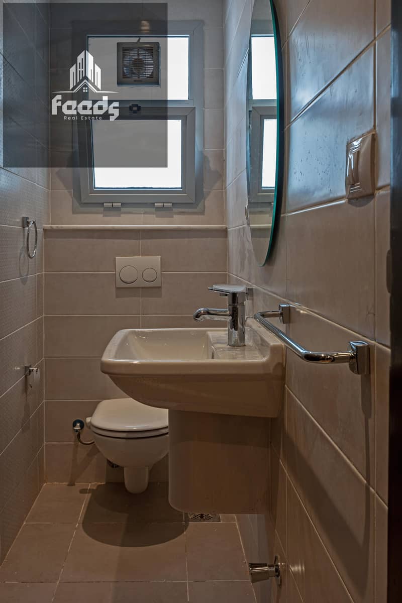 4 7aaeabad-0124-4373-a768-0c00862c1ead. jpg