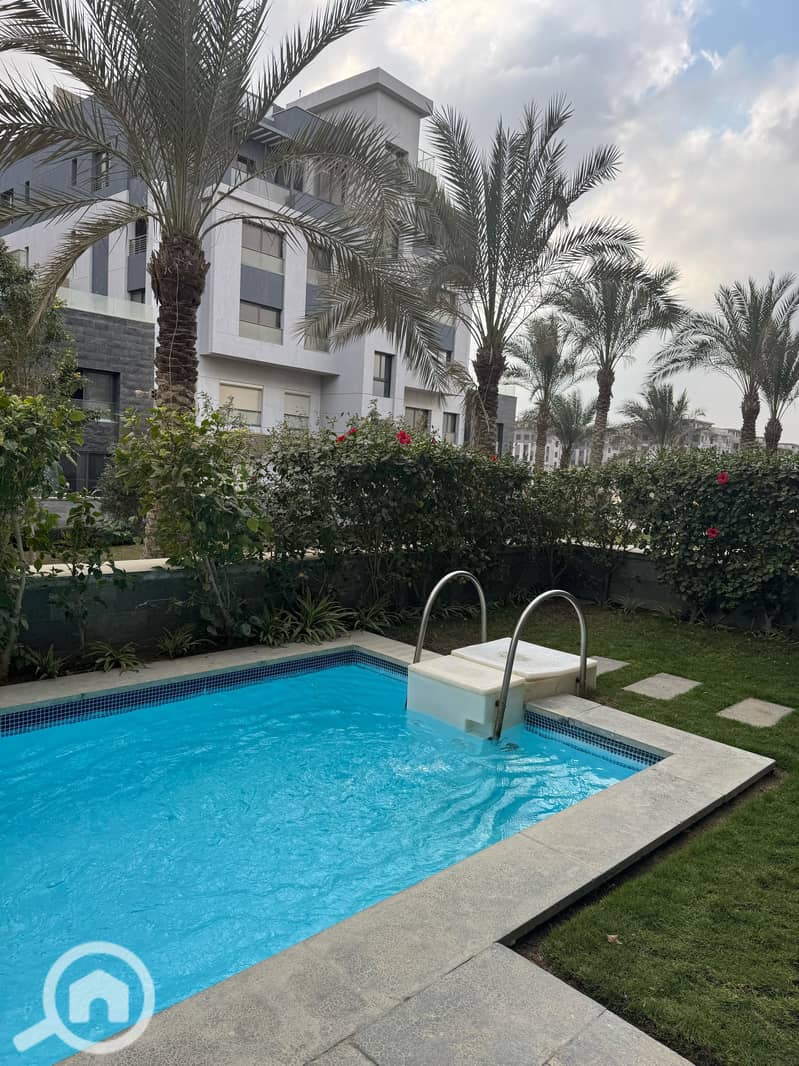 2 62d1f899-4a1b-48fe-8d7e-23b097a0f343. jpg