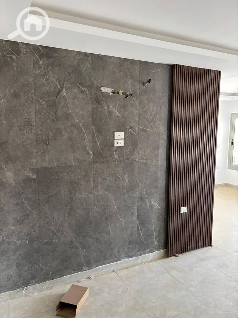 11 fe40cbfd-e25e-4b7a-b3e7-55f681da2ed5. jpg