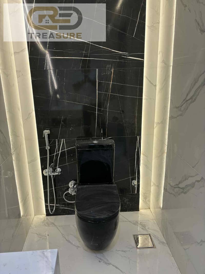 8 WhatsApp Image 2025-10-27 at 1.09. 12 PM (1). jpeg