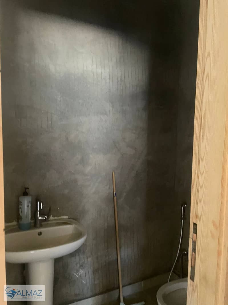 8 WhatsApp Image 2025-10-27 at 3.21. 23 PM (1). jpeg