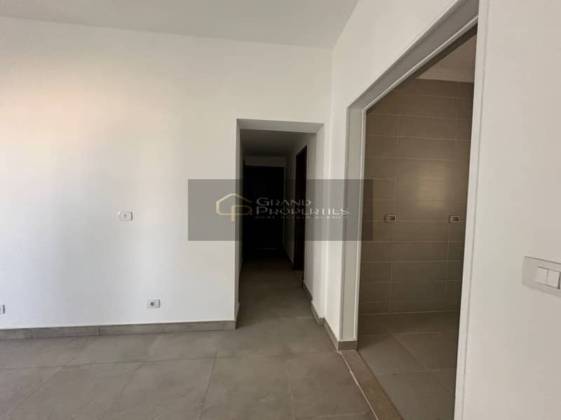 3 37392cd2-5b37-4b74-b9d5-5c2fff262bf3. jpg