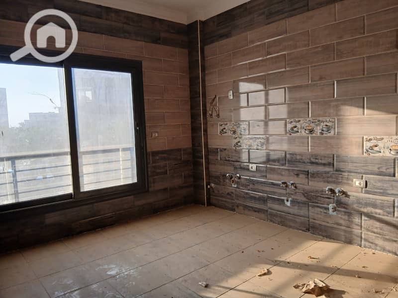 5 8145e431-2227-4287-9baf-b6baba3c9163. jpg