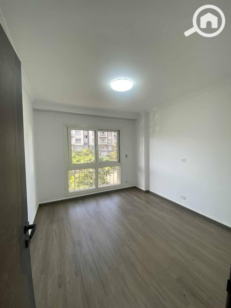 10 f6b4d8a4-a774-4e6d-8c75-d0fafd0586cc. jpg