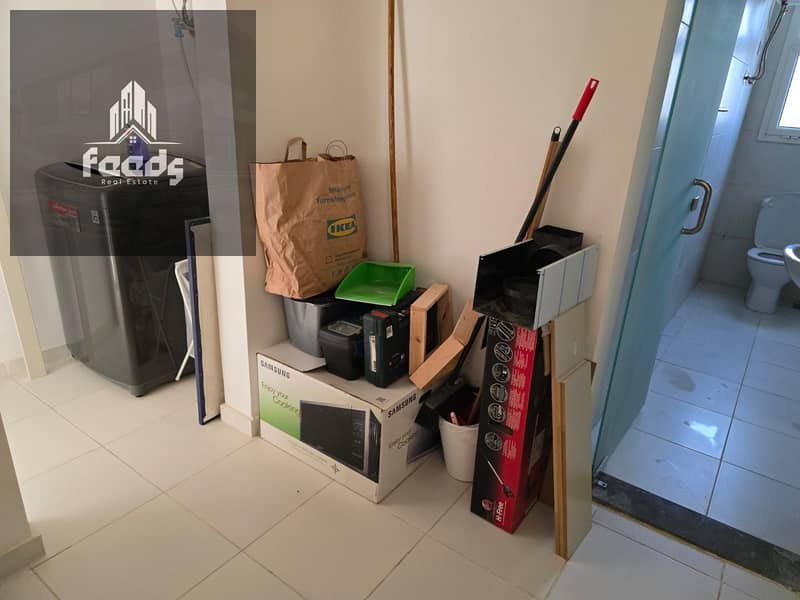 10 39f8e717-73f9-4193-8ed1-c7843d1217ff. jpg