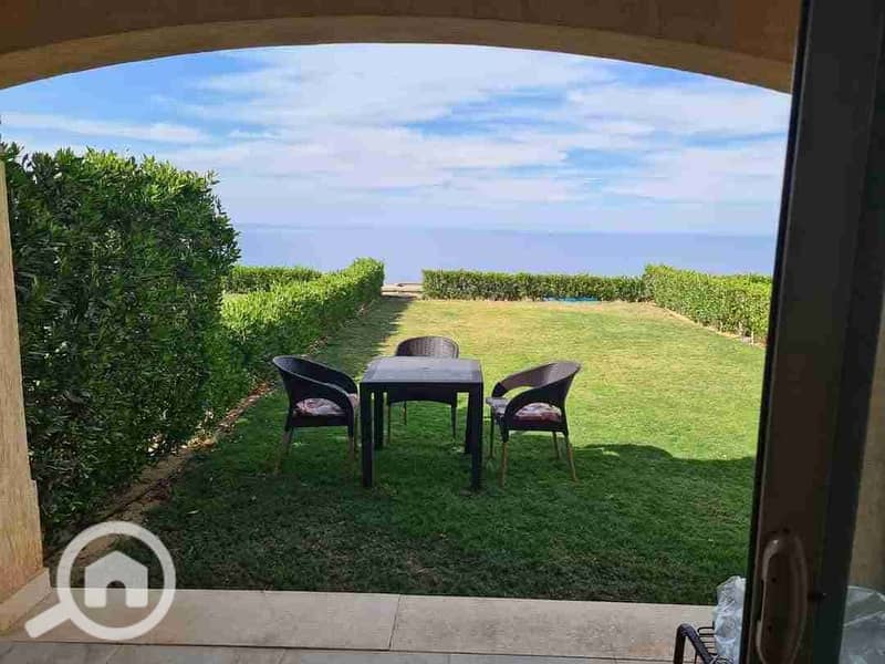 1000518858. jpg 1000518858. jpg