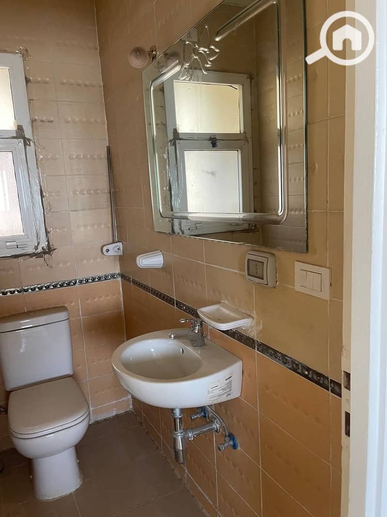 4 05ed1e2f-110d-4ca7-8ea4-8abe29dd4df6. jpg