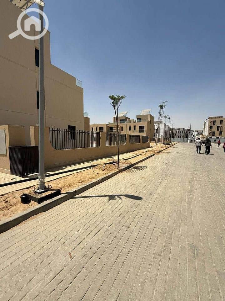 10 567742654_1055558506545621_8305063275821809990_n. jpg