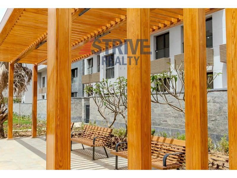 9 7136898-378b8o. jpg