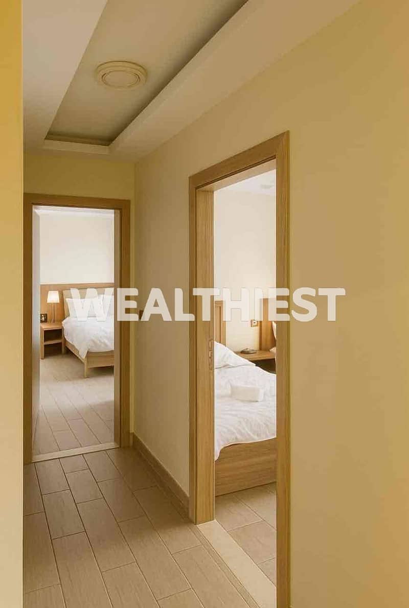 3 f8ef2631-102e-484b-957b-561021e0cd96. jpg