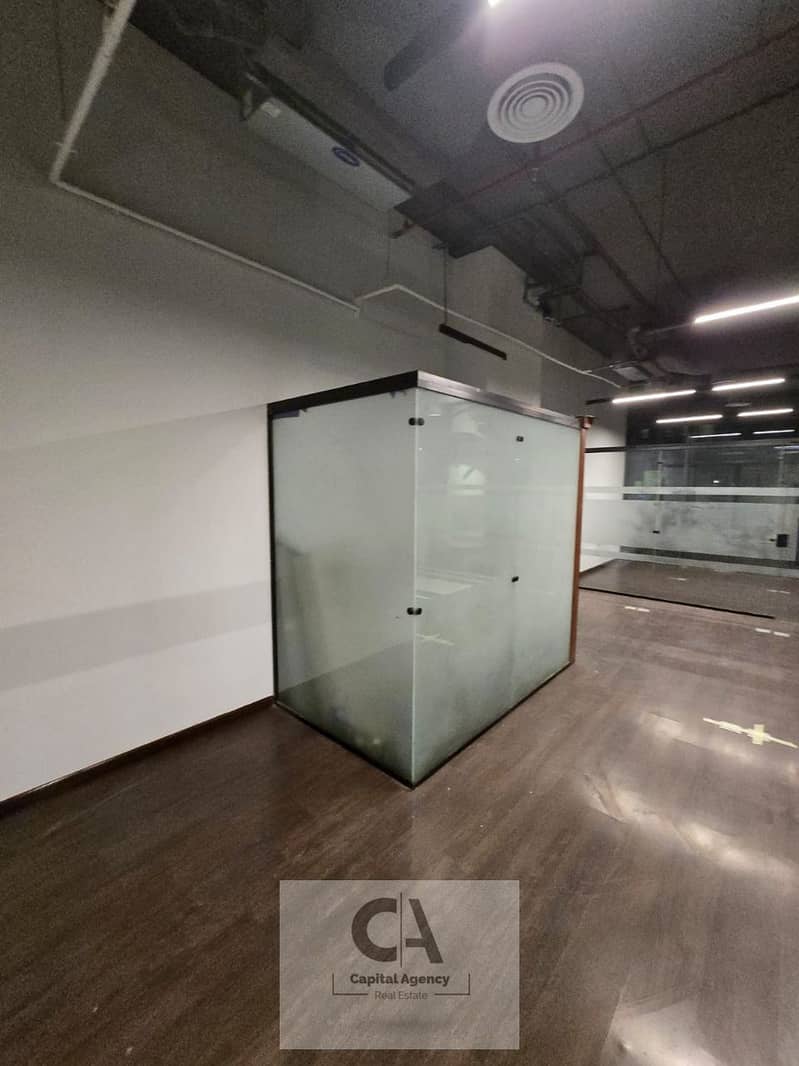 3 photo_6026083423073981810_y. jpg