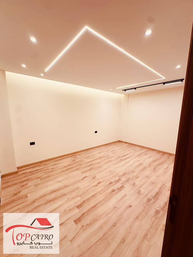 18 WhatsApp Image 2025-10-27 at 1.22. 21 PM (4). jpeg