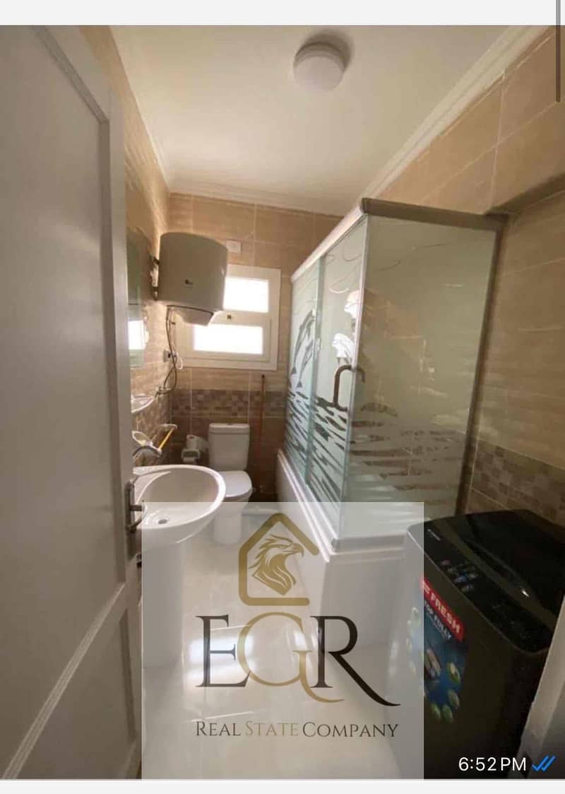 8 2d726a09-cacd-4dfa-8d82-7e5470f13473. jpg