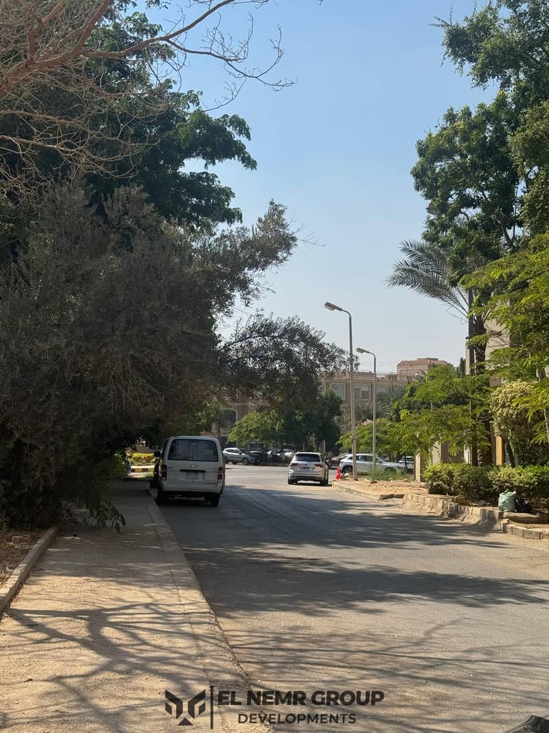 4 8052b63a-897e-4b7e-a66c-3d8c63d48a14. jpg