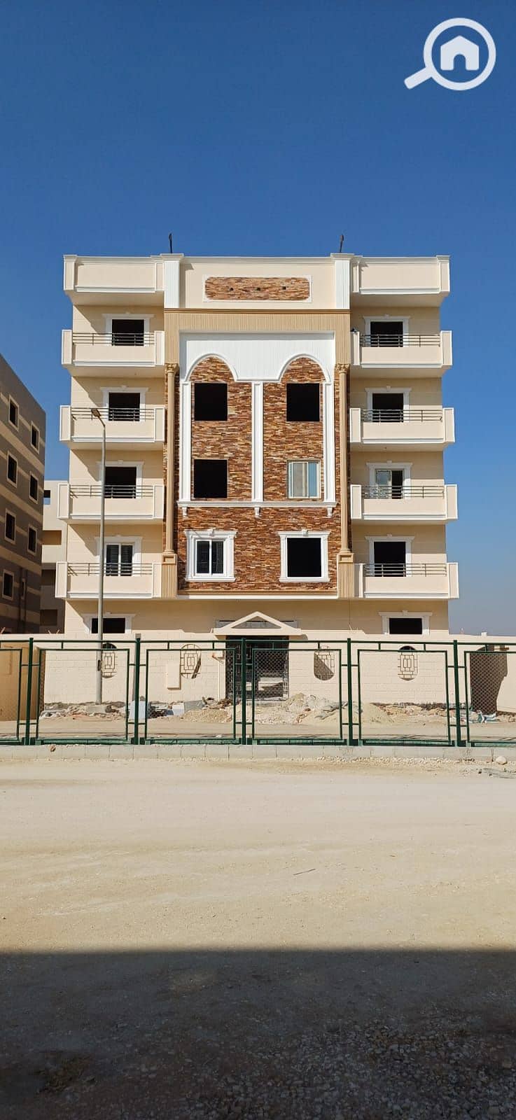 2 b9b3c9e2-068e-417c-8f6b-3fe39be69e4d. jpg