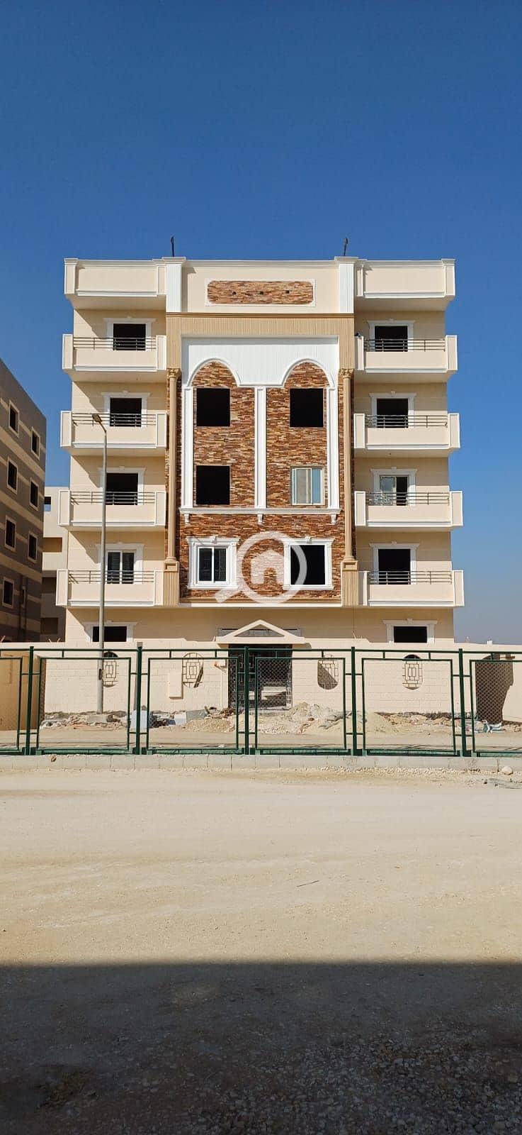 4 b9b3c9e2-068e-417c-8f6b-3fe39be69e4d. jpg