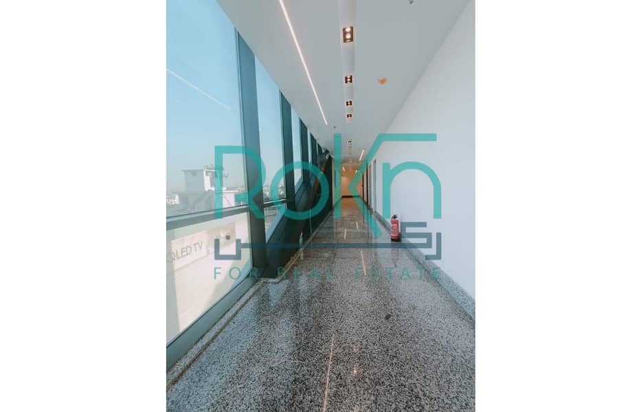 10 b9ece777-5167-4871-ae0a-de8a736fc628. jpg