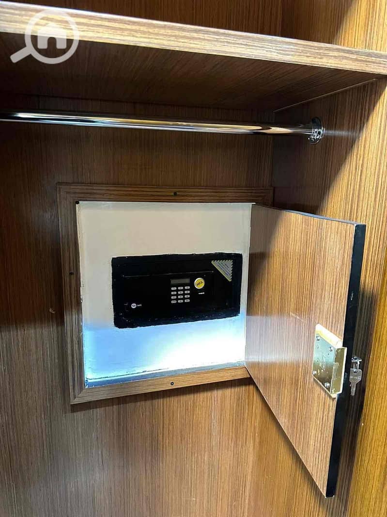 13 ac001dc7-ff7b-4980-b4cf-1ce1fea73aed. jpg