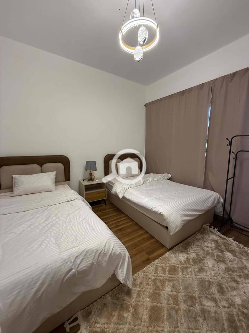 11 51e46567-b51e-43f4-b20f-f23c3d91481d. jpg