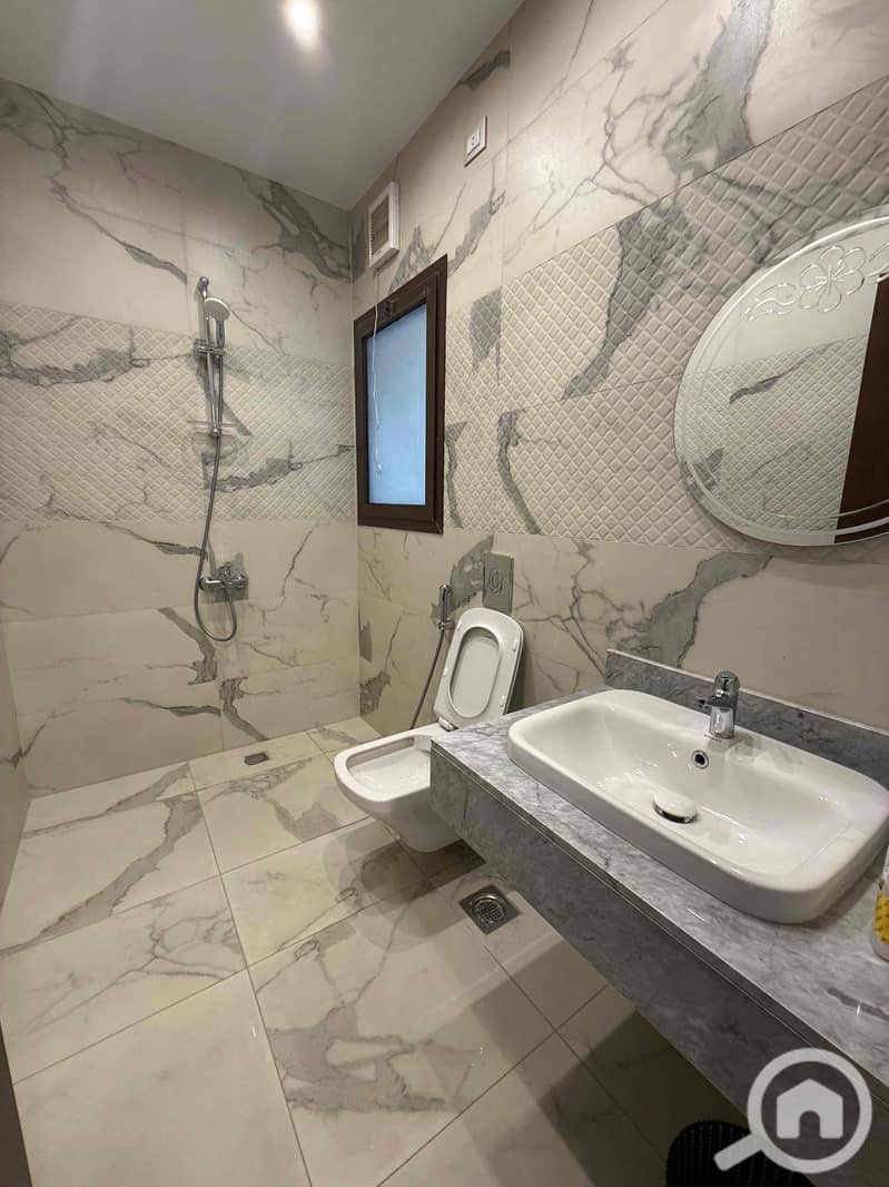 21 cd35b9ab-03f6-4d2c-9ee4-8efd9a3c2fc6. jpg