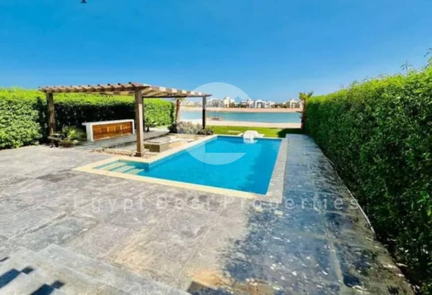 2 8aeb874d-a008-46cb-a58a-5ee838c6ec25. jpg