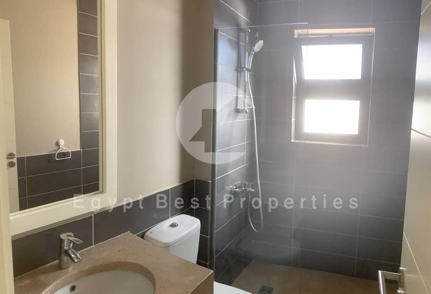 10 cb79608b-8dac-4c68-91e6-8322e06b012f. jpg